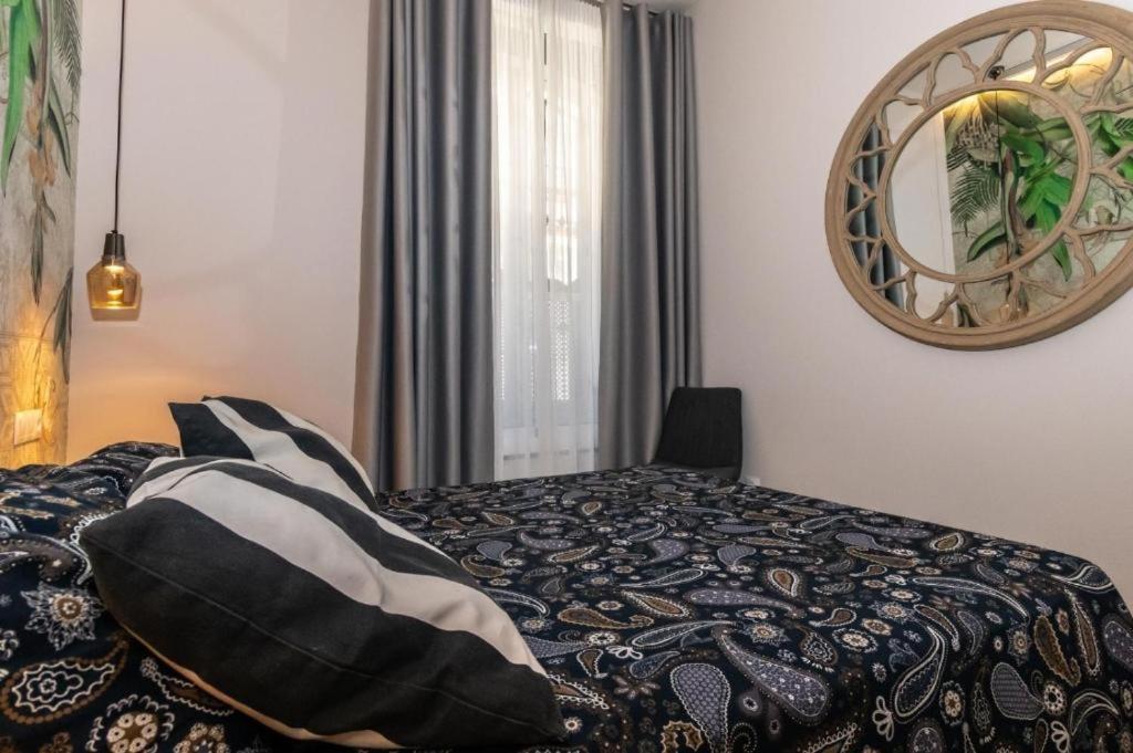 Triana Ines Appartement Sevilla Buitenkant foto